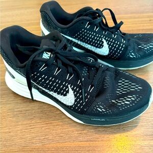 Nike lunarglide 7 running shoes